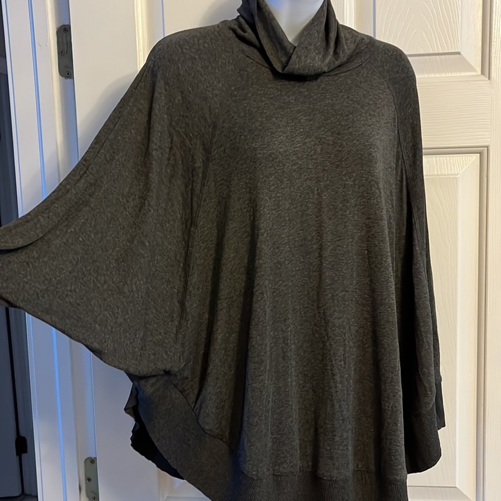 Philosophy - 3/4 sleeve bat top